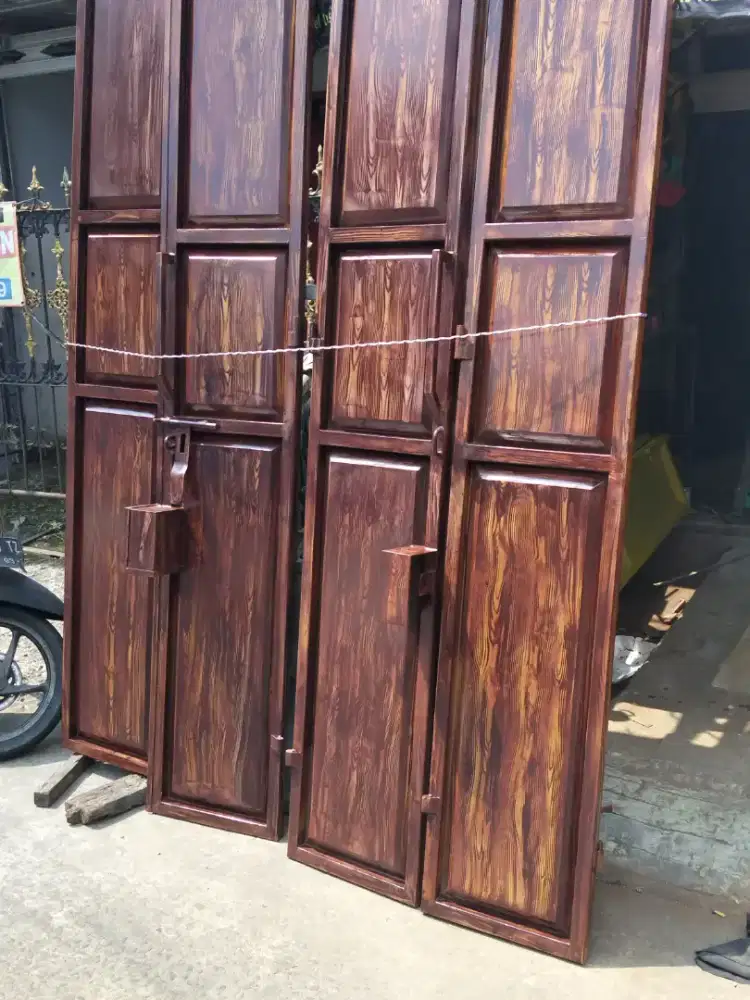 Terima pesanan pagar Pintu garasi.kios.klinik.warung .toko. dll