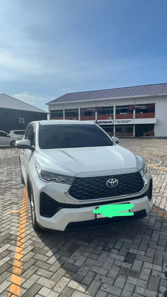 innova zenix hybrid type v