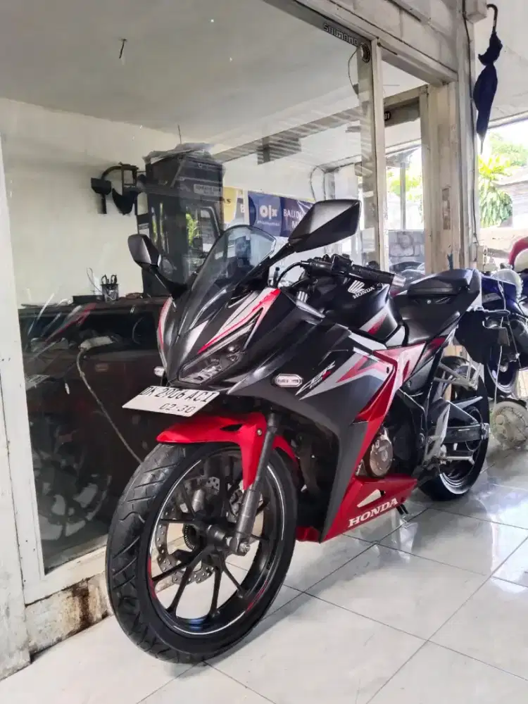 Honda CBR 150 Cc cash kredit  Bali dharma motor