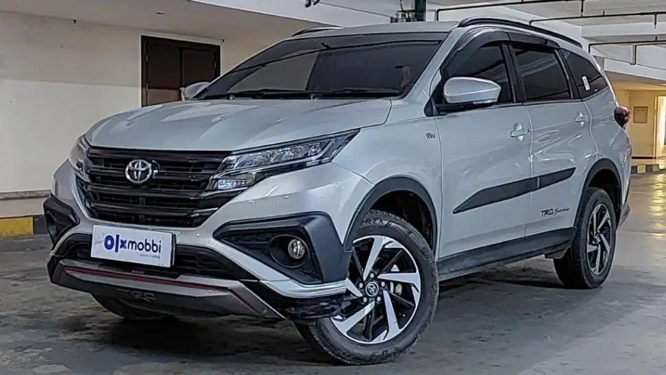 TDP 10JT, Toyota Rush 1.5 TRD Sportivo Bensin-AT Silver 2018