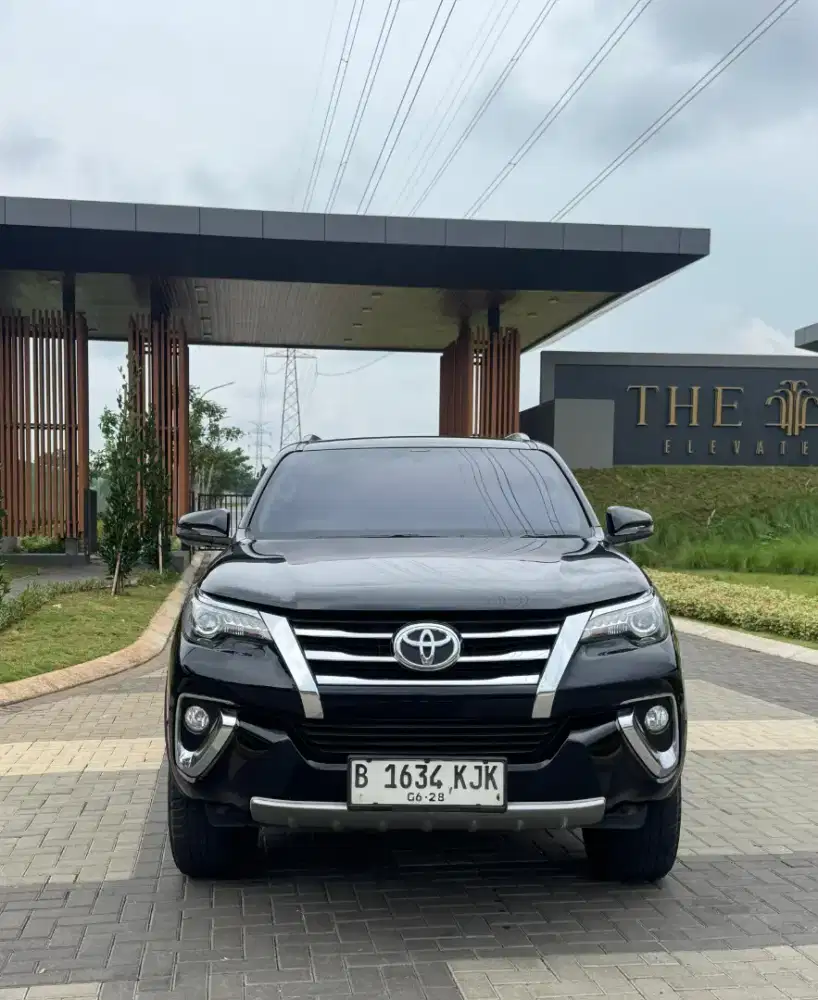 Toyota Fortuner VRZ 4x2 AT th 2018