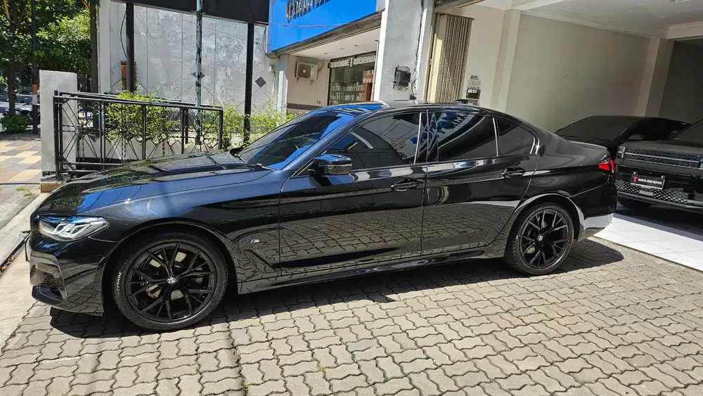 BMW 520i M-Sport 2022 Istimewa Seperti Baru