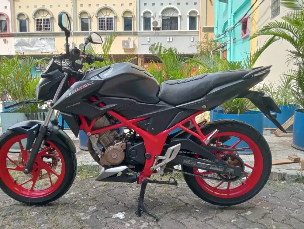 Dijual Cash Honda CB 150 R Tahun 2017