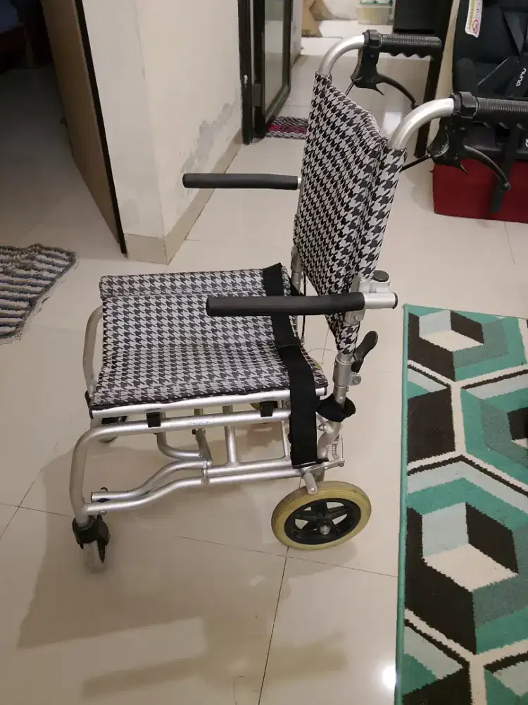 Dijual Kursi Roda lipat.
