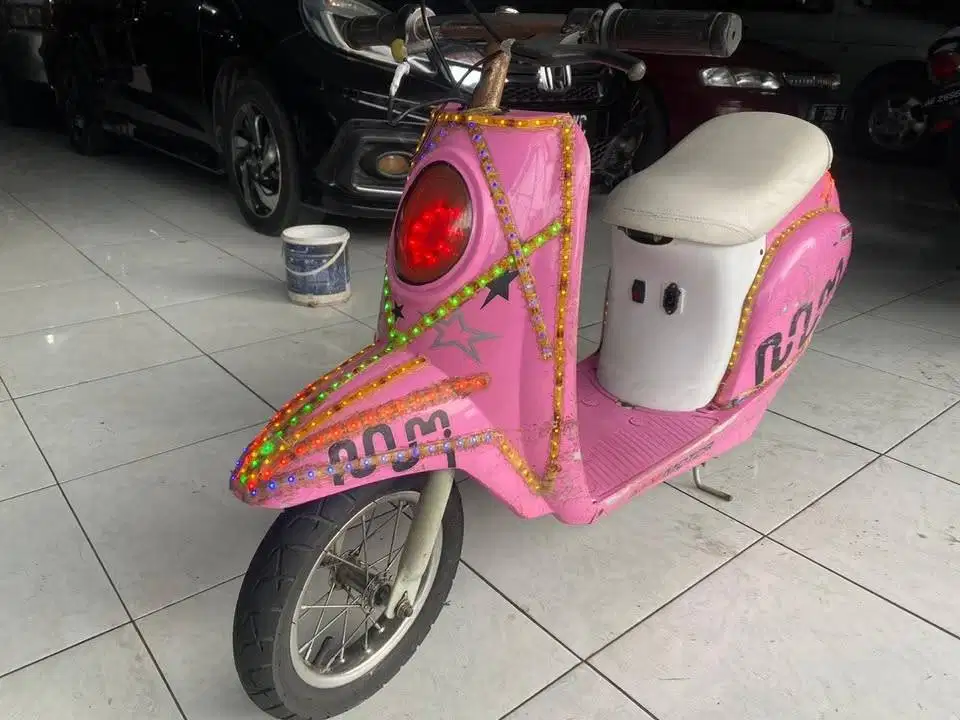 Sepeda Listrik Scooter sekoto badas kediri