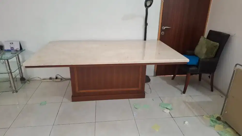 Meja makan marmer + 4 kursi