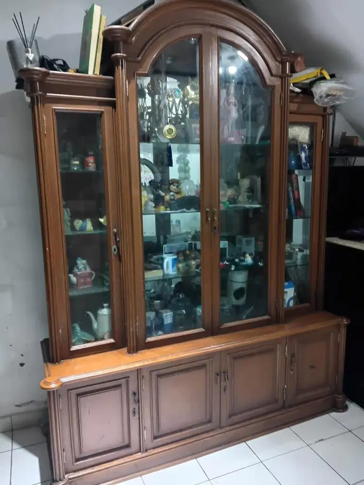 Lemari Jati ukuran besar