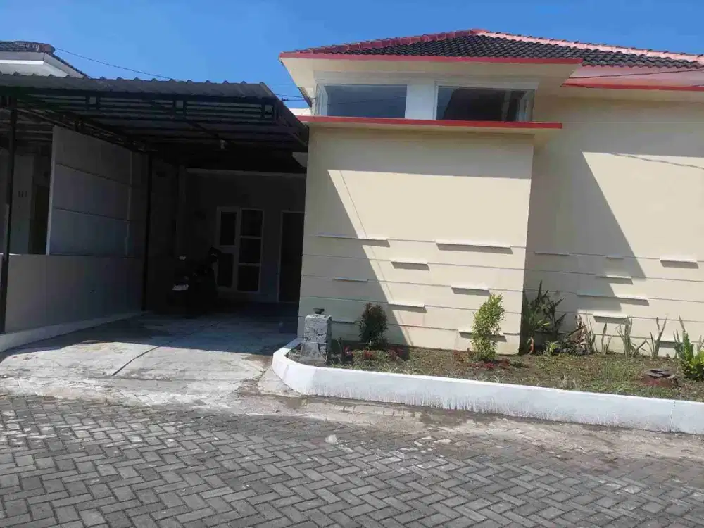 Rumah minimalis di banyuraden dekat kota