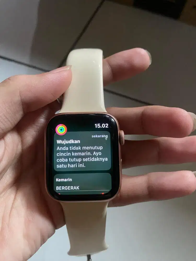 Apple watch series 5 - 44mm 64gb focus mahar ajh