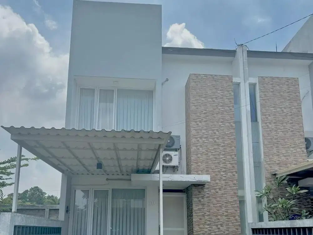 Dijual Rumah 2 Lantai Nyaman Siap Huni MInimalis LOkasi Strategis di Grand Sharon Residence Bandung