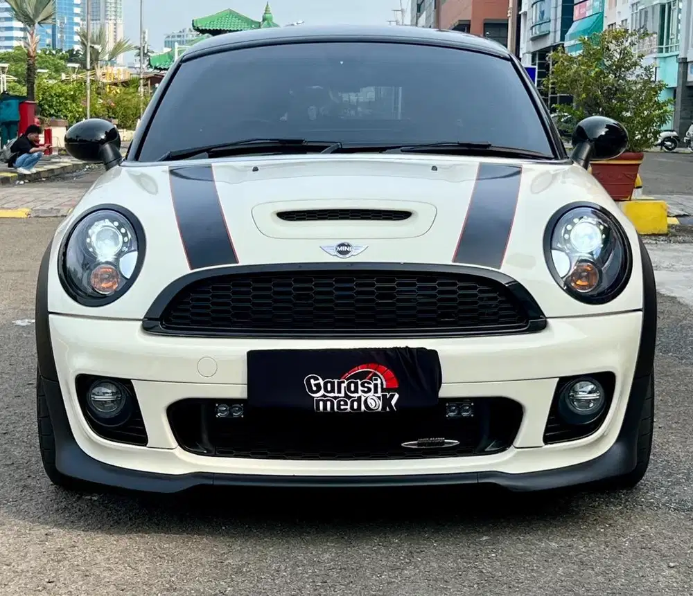 Mini Cooper S Coupe JCW Package 2012 Antik Low KM Turbo Genap Putih