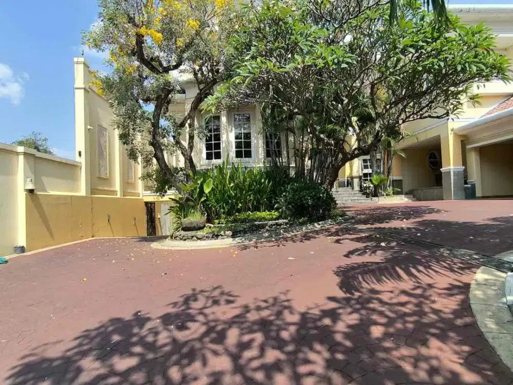 Rumah Mewah Classic Nusa Gold Citraland Surabaya