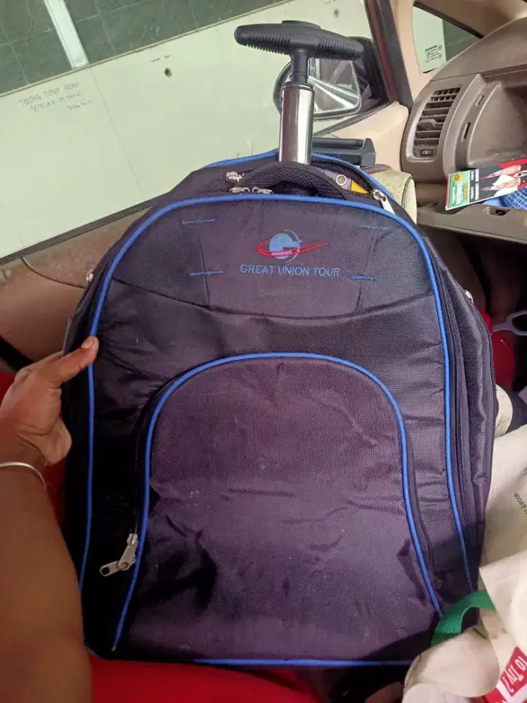 Di jual tas sandang punggung  cow bisa di tarik jadi koper ,ada tiang