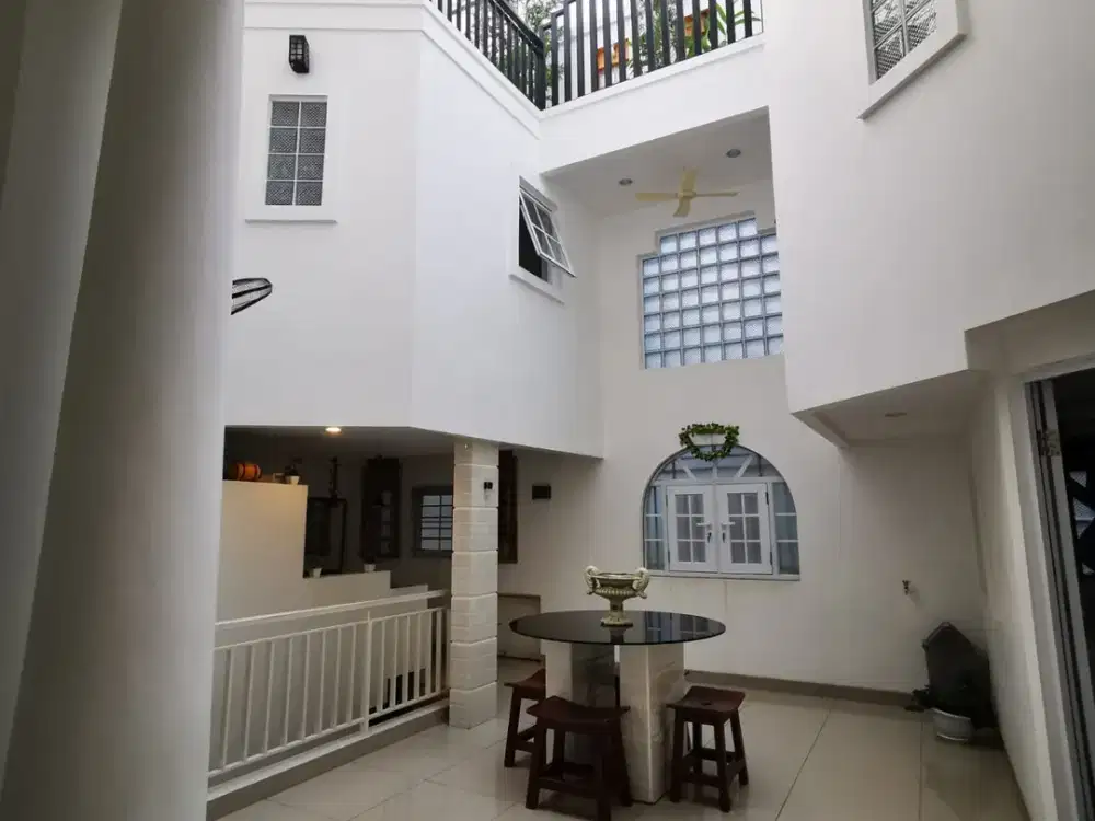 Di Jual Rumah di Bukit Golf Mediterania Uk 12X25m2, Furnished