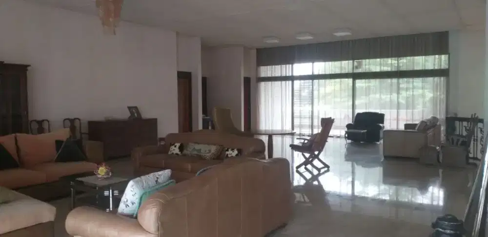 Rumah mewah lokasi Ciumbeluit sayap Dago
