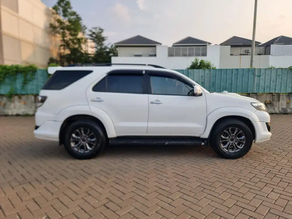 Dijual Toyota Fortuner M/T 2015 Diesel