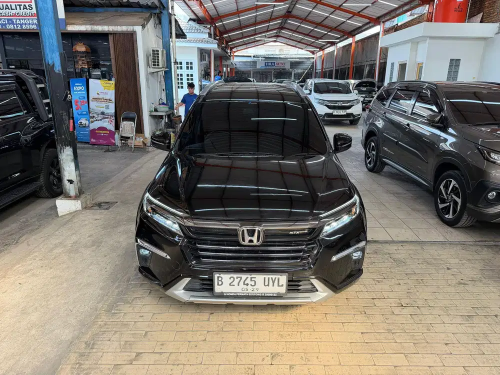 Honda BRV Prestige N7X CVT AT MATIC 2024 Hitam km18rb kondisi antik
