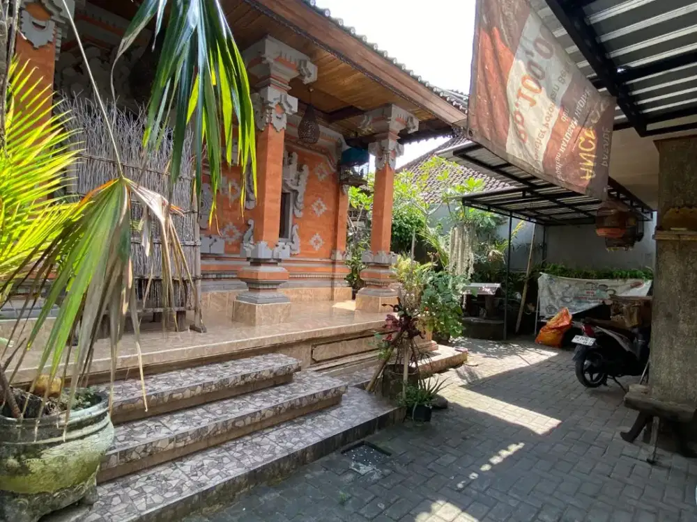 Rumah Dijual - Include dengan Toko dan 2 Kamar Kos