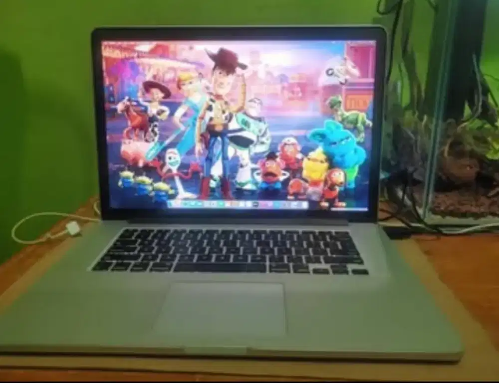 MacBook Pro Retina 15 Inch 2015, Belum Pernah Service, No Minus