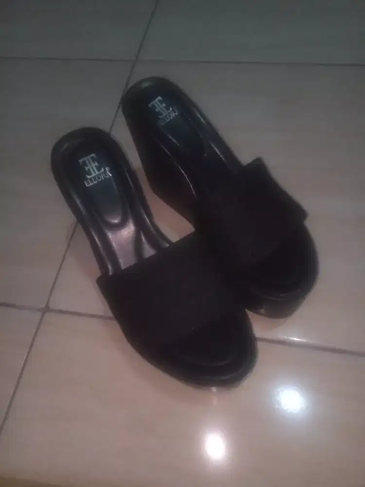 Jual wedges Ellora