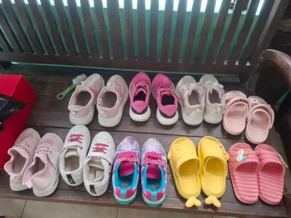 Sepatu dan Sandal Preloved