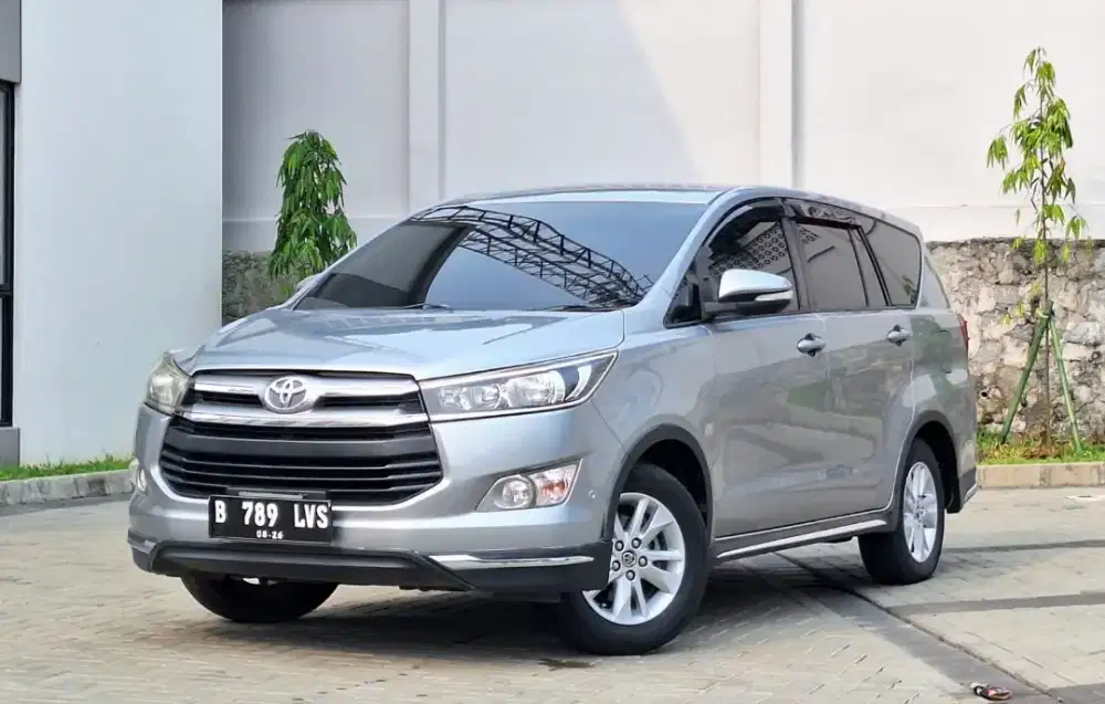Innova Reborn V 2.4 AT 2016 Silver