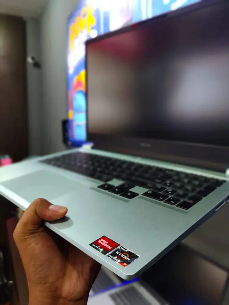 Advan Pixwar – Laptop Gaming Lokal, Performa Gahar, Touch screen