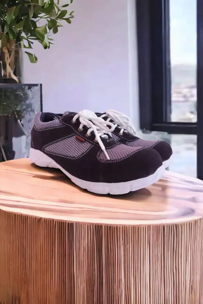 Nyaman Sepatu safety kuat dan ringan Grogol