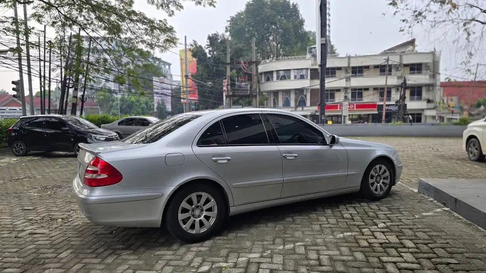 Mercedes-Benz E200 W211 Th. 2008 Bensin