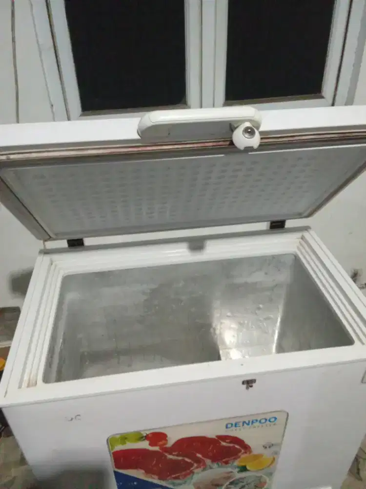 Frezer box merk denpoo normal