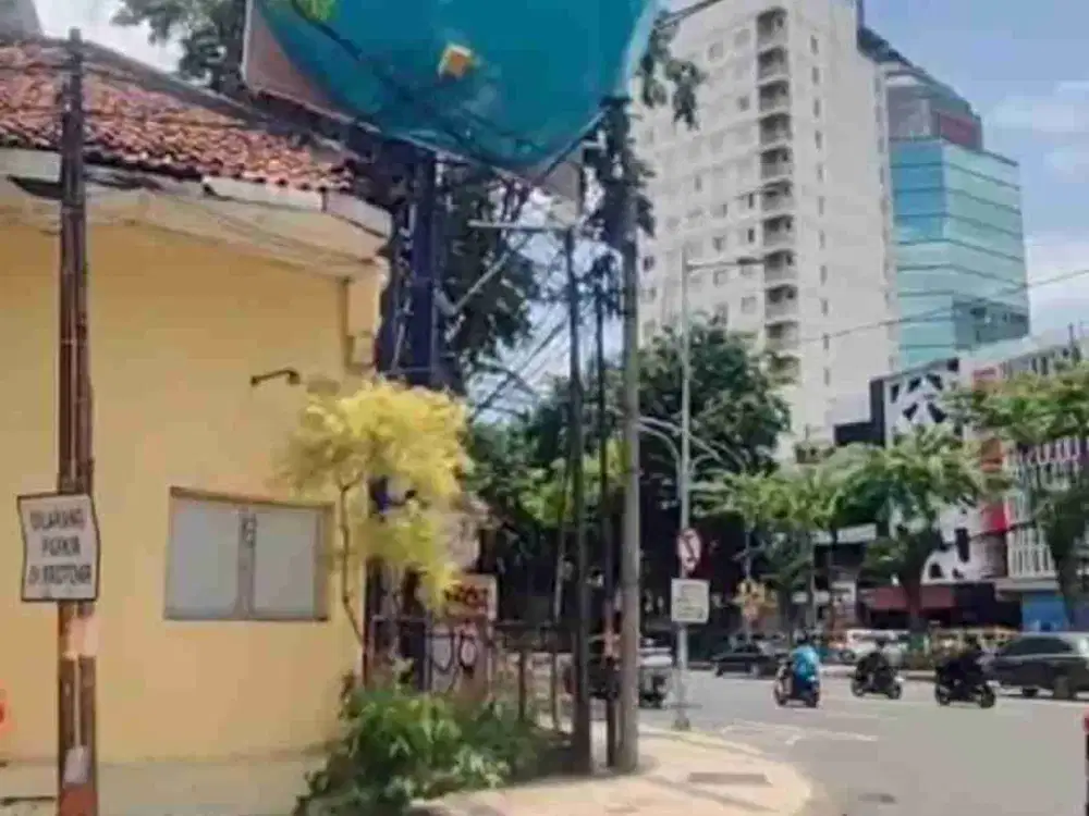 Disewakan rumah untuk usaha di jalan panglima sudirman Surabaya pusat