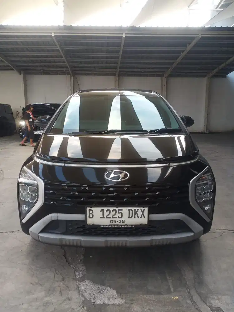Hyundai Stargazer Prime Matic Captain seat 2023 Hitam AT DP minim 37jt