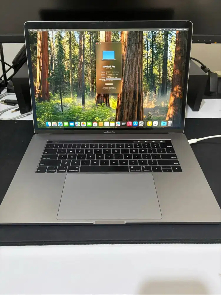 MacBook Pro 15 Inch 2019 Intel i9 16GB/256GB