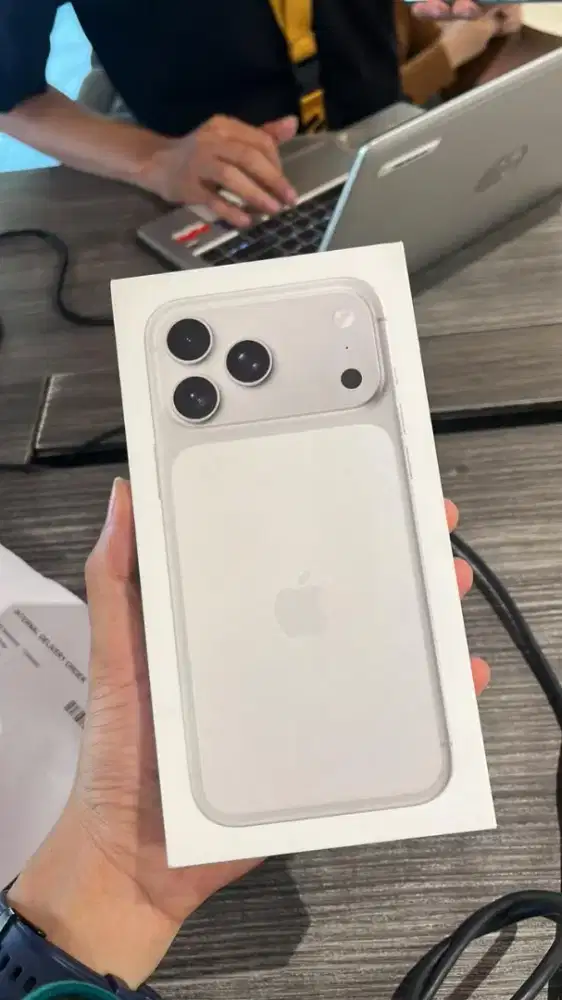 IPHONE 17 PRO MAX 512 SILVER NEW