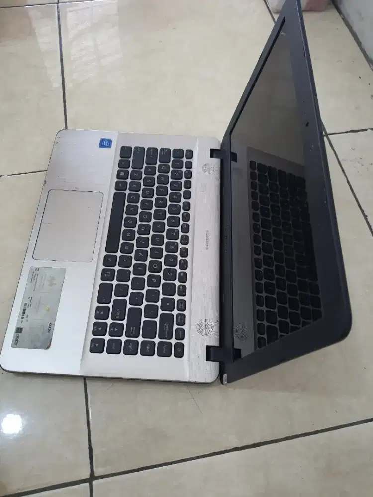 Asus X441M(1Terragb/Ram4gb)14inch.win 11 pro+64Gb+Dvd Rw