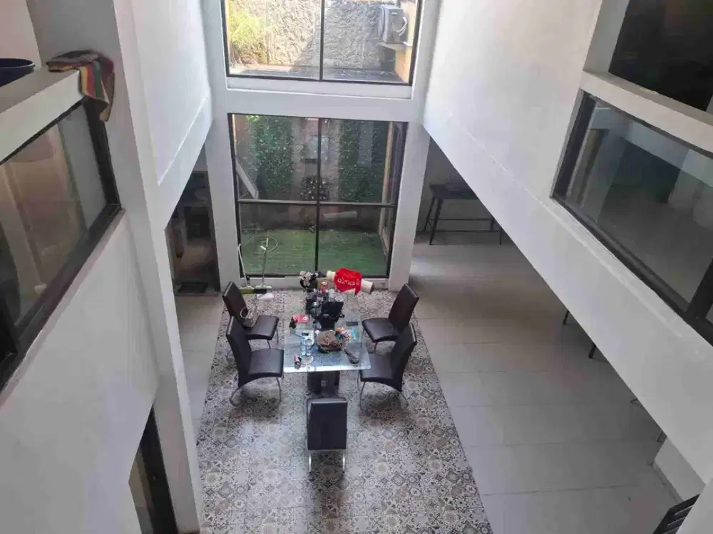 Rumah minimalis 2 lantai LT 144 LB 200 semi furnished di taman Galaxy dekat akses ke kalimalang