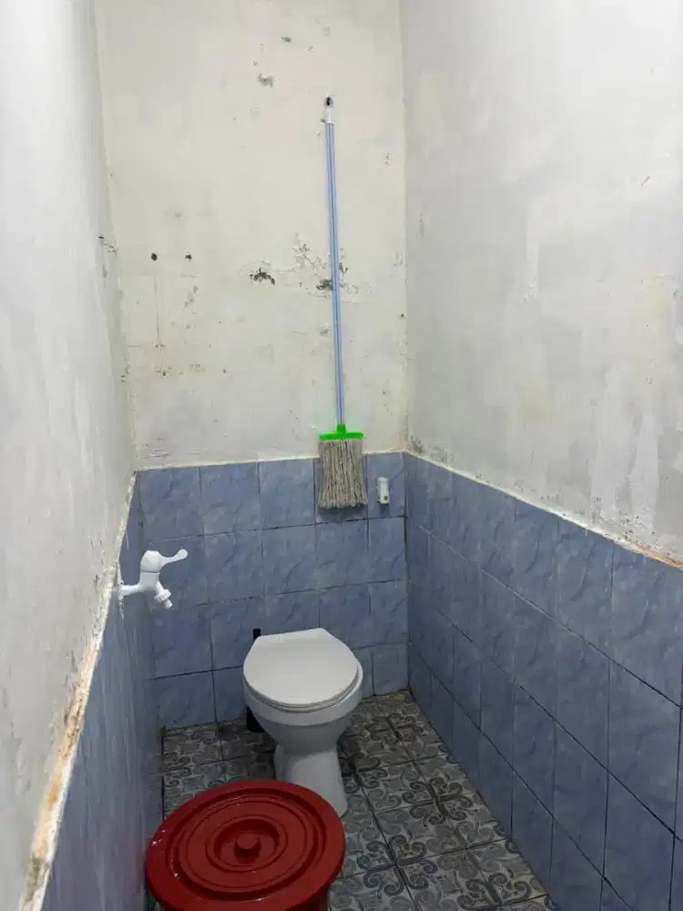 Di kontrakan petakan rumah