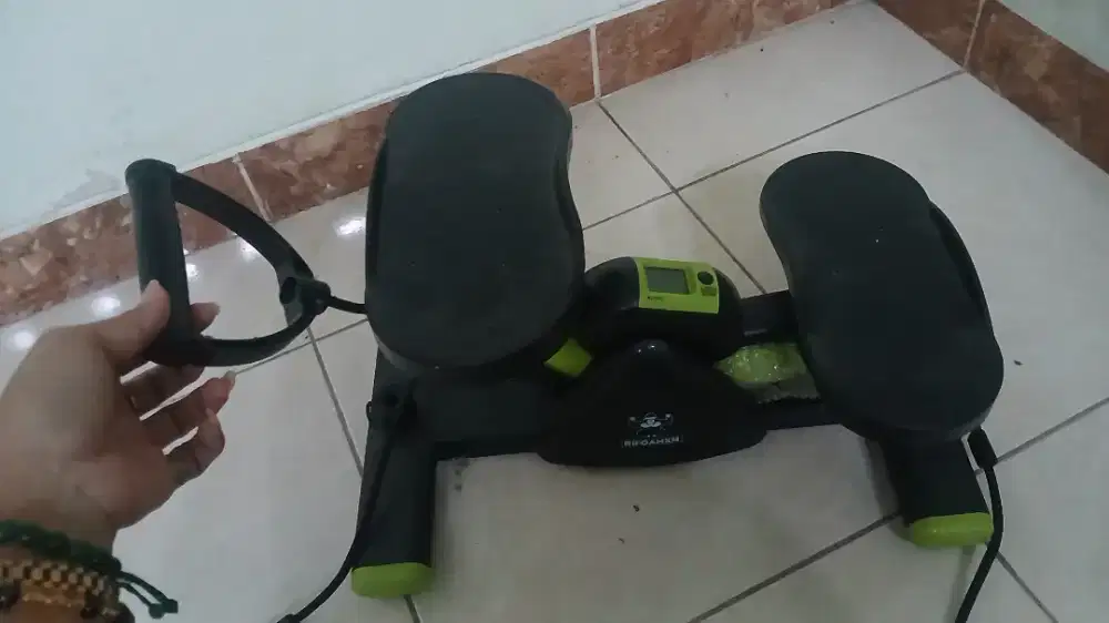 Alat OLAHRAGA pengecil perut