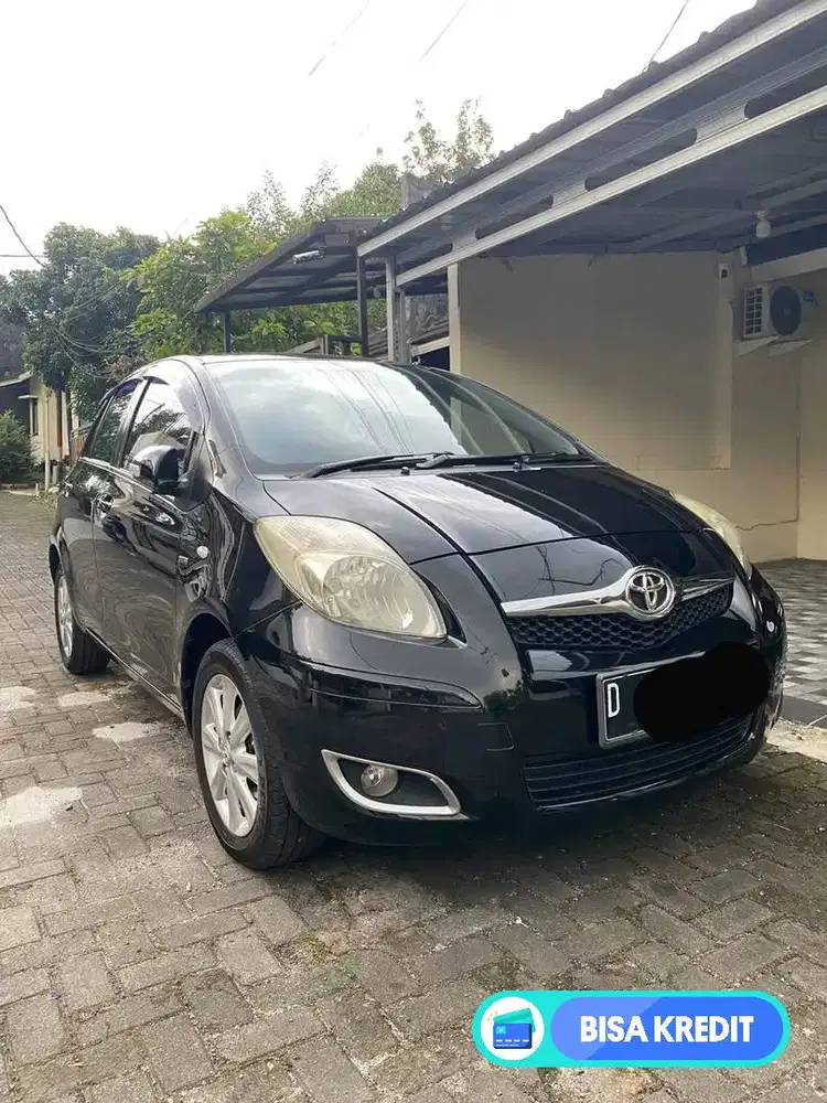Toyota Yaris 2011 matic (cbu)