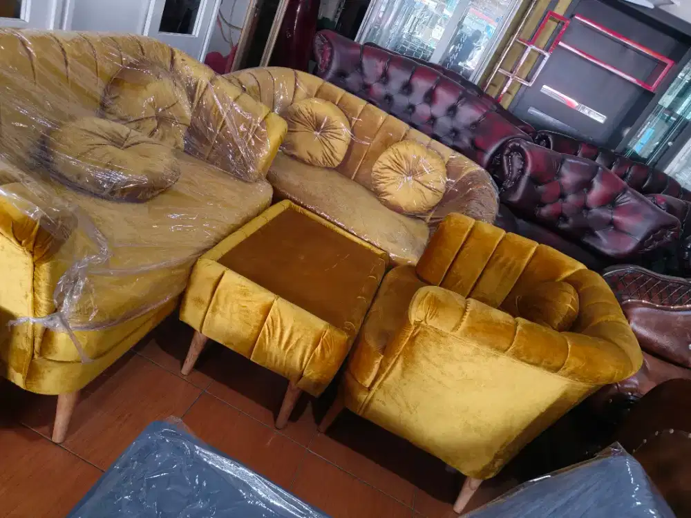Sofa kerang emas