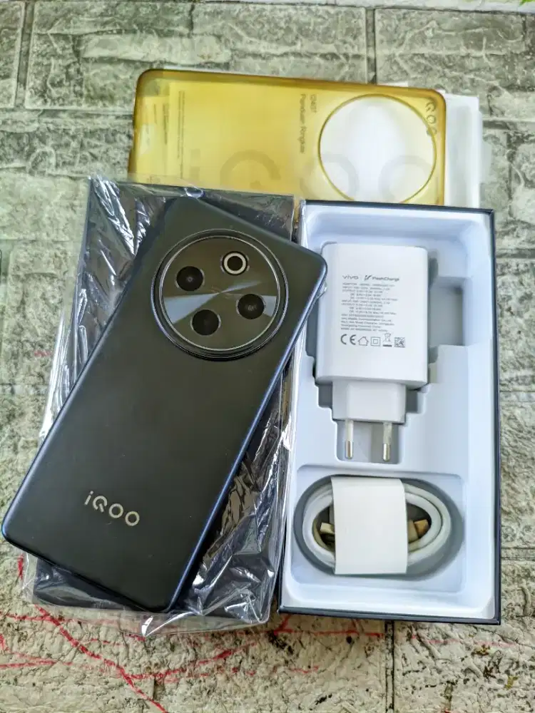 Iqoo Z10 5G ram 12/256GB lengkap mulus normal