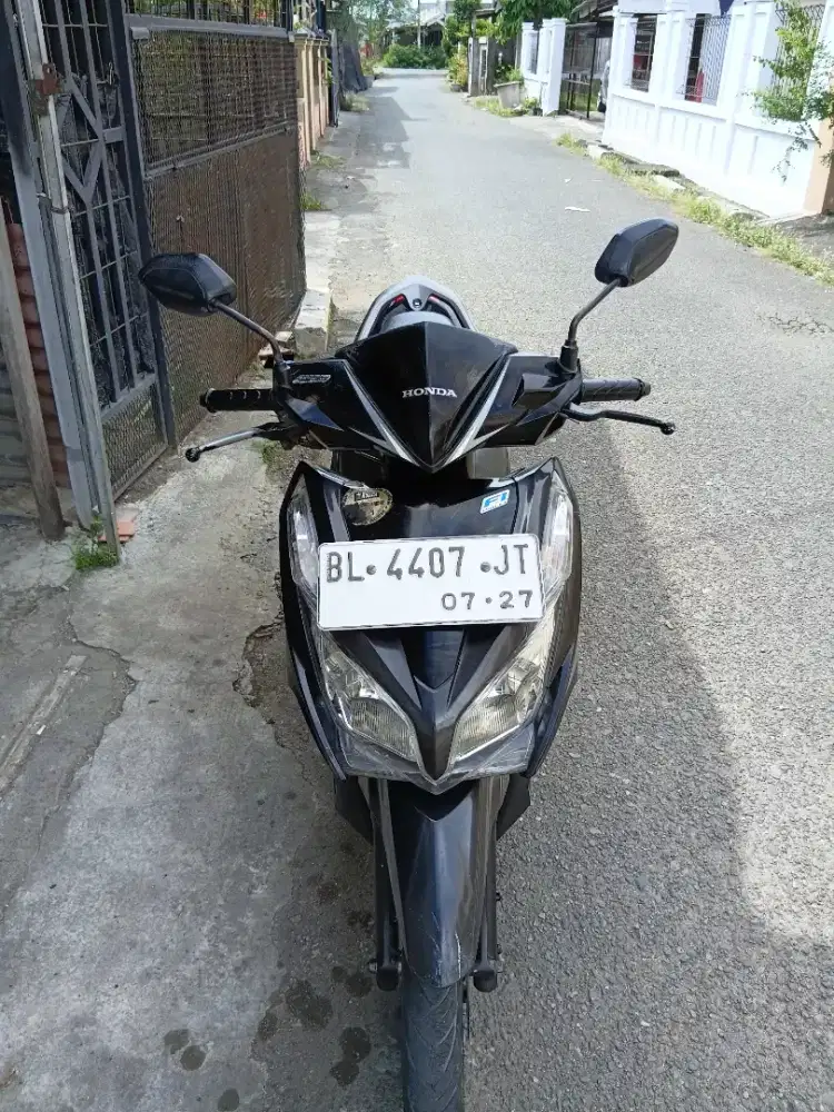 Vario hitam 2012.