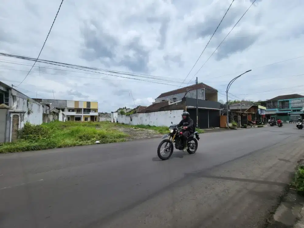 Tanah Poros Jalan Raya Kedungkandang