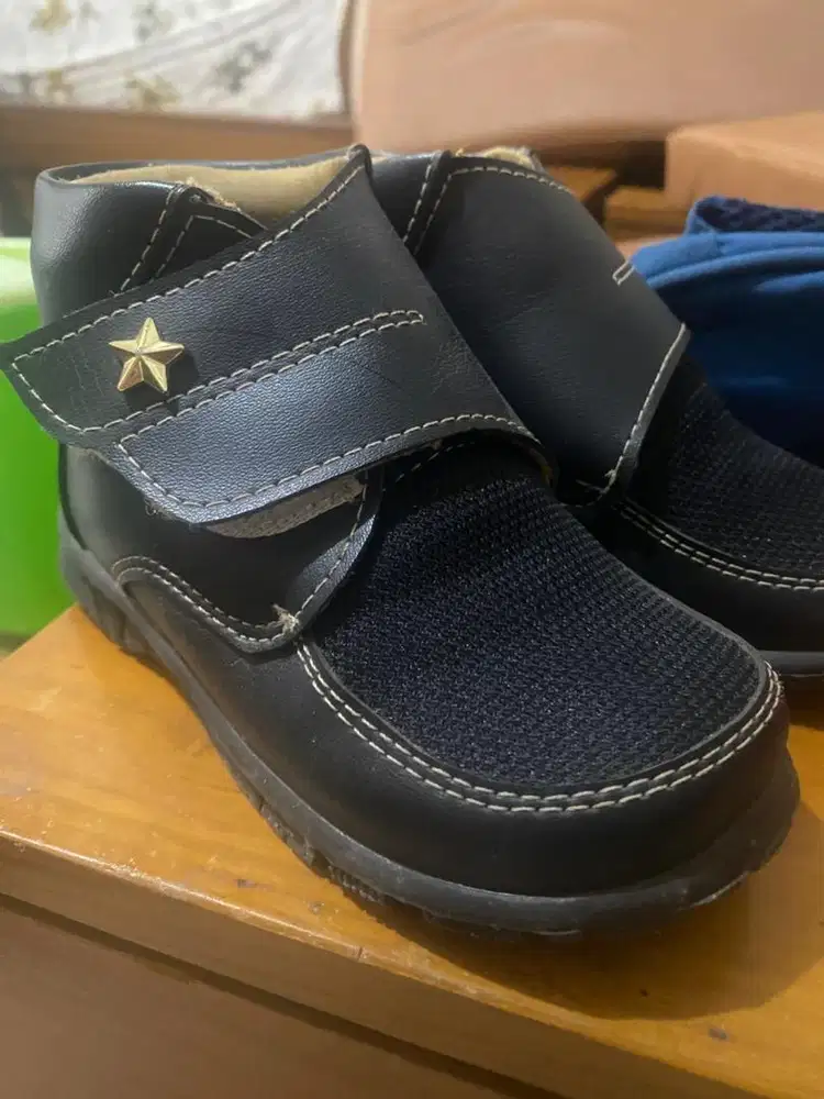 Sepatu cazual htm