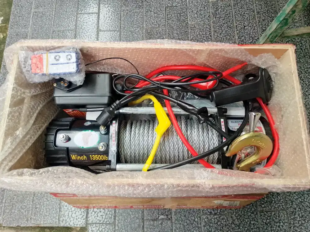 Winch 13500 lbs 6.21 Ton