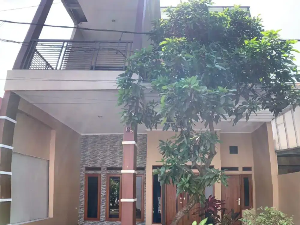 Rumah 3 Lantai Bagus Sertifikat Hak Milik di Cilodong, Depok