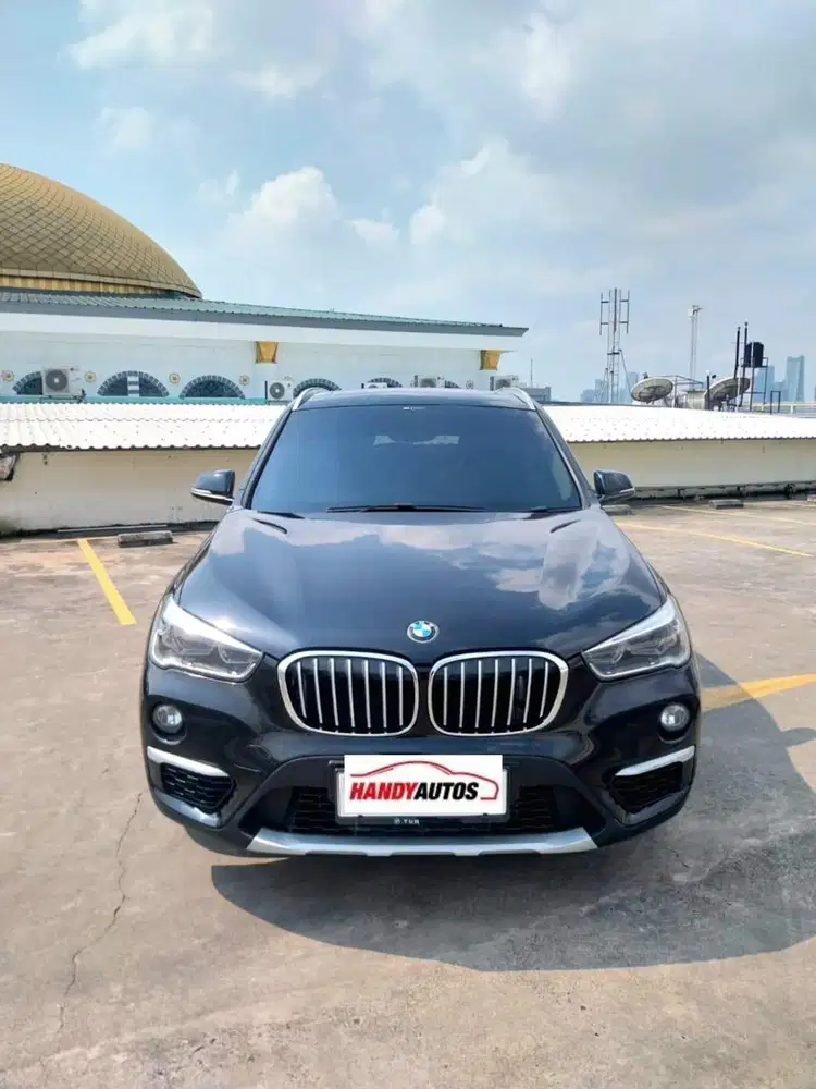BMW X1 Panoramic Tahun 2017 Automatic Hitam Metalik