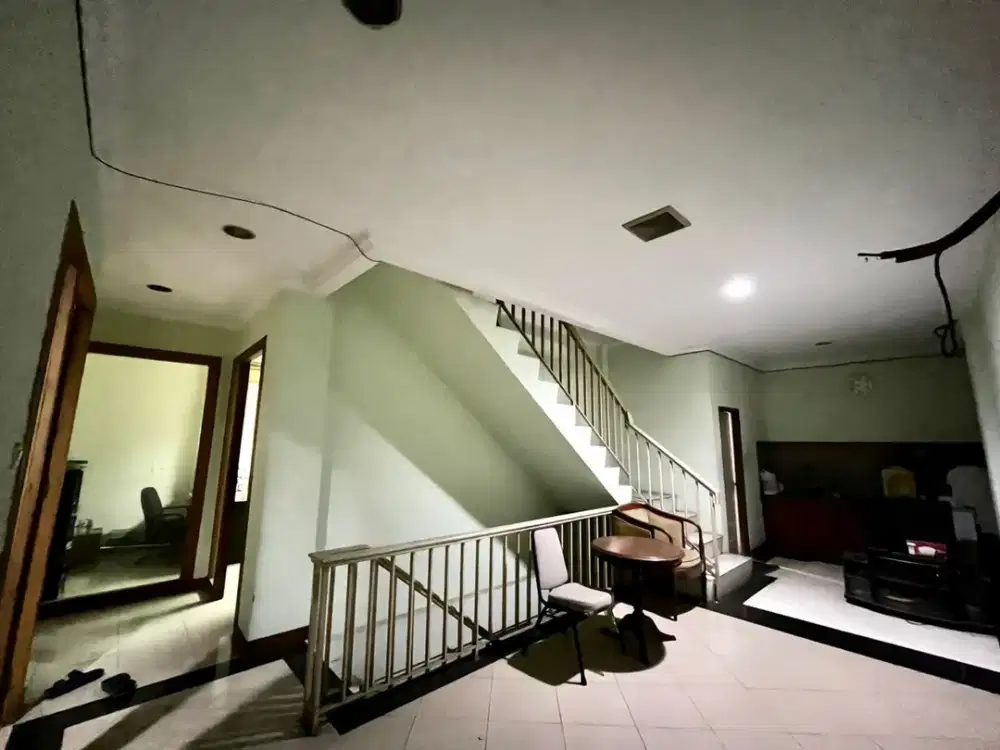 Dijual Ruko Gandeng 3,5 Lantai Siap Pakai di Pulogadung, Jakarta Timur