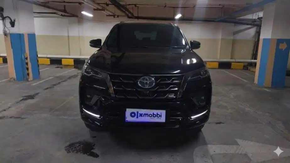 DP MURAH - Toyota Fortuner 2.8 VRZ Solar-AT 2022 Hitam