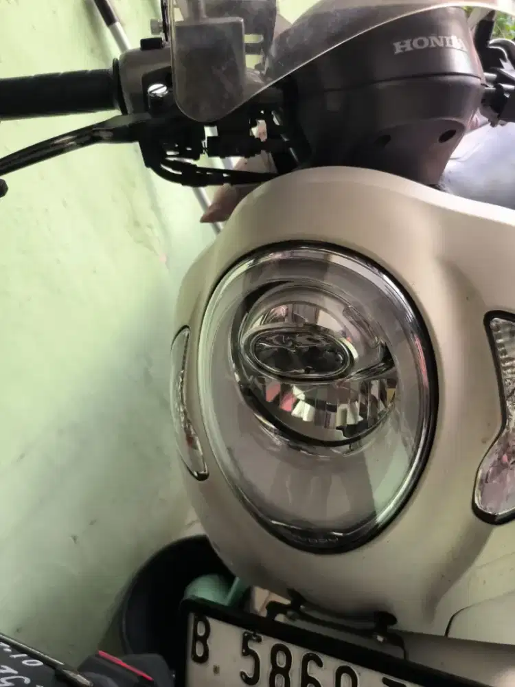 Scoopy Prestige Putih 2022
